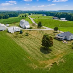 Sugar Grove Farmhouse - Hocking Hills! - Hot Tub!