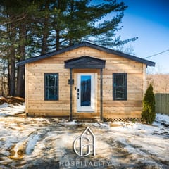 Pine Hills Cottage + Hot tub I Fire Pit