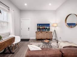 Gorgeous Getaway -1BR- Columbus! - Image 4