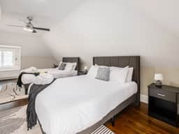 Schiller Park Cottage! - Image 5
