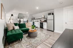 Columbus Getaway! Stylish Apartment! - Image 3