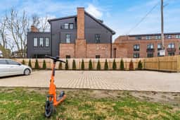 Galla House On High Street! FREE Parking! - Image 4