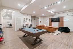 The Distillery - Golf Sim, Hot Tub, Game Room - Image 3