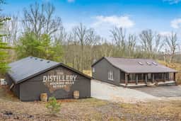 The Distillery - Golf Sim, Hot Tub, Game Room - Image 4