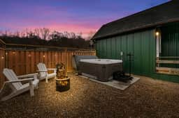 Scouts Cottage - Pickleball Court, Hot Tub, Trails - Image 4
