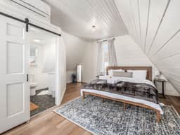 The Nest: Pickleball Court, Hot Tub, Hiking - Image 4