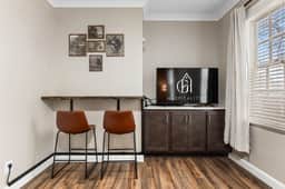 Nightingale Cottage - Near NCH! - Image 3