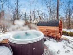 Elysium: Golf Sim, Sauna, Cold Plunge, Hot Tub - Image 2