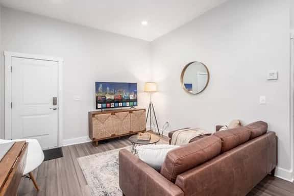 Gorgeous Getaway -1BR- Columbus! - Image 1