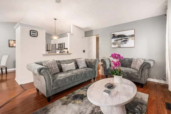 DUBLIN GETAWAY - NEAR COLUMBUS! - Image 1