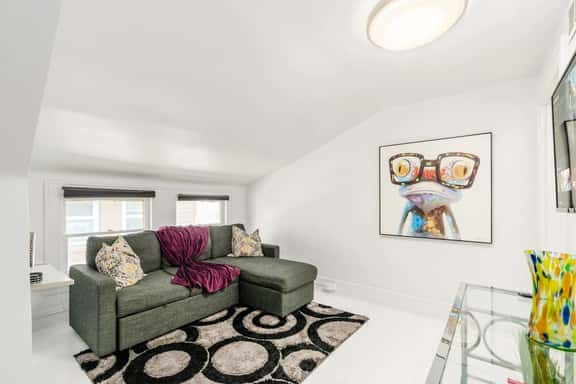 Modern Urban Walk-Up near Downtown! - Image 1