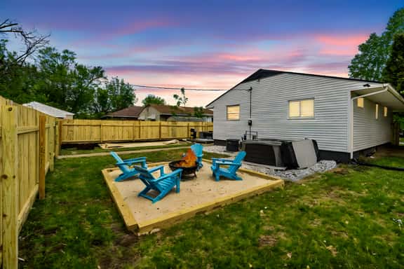 Surfside Escape - Gym, Hot Tub, Pool Table - Image 1