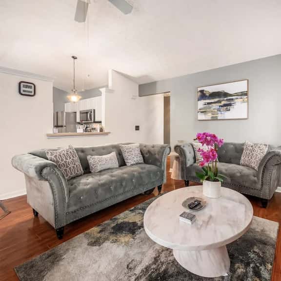 DUBLIN GETAWAY - NEAR COLUMBUS! - Image 1