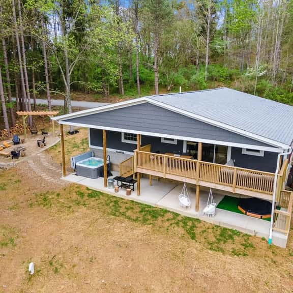 Hidden Hills Haven - Hot Tub, Fire Pit, Pool Table - Image 1