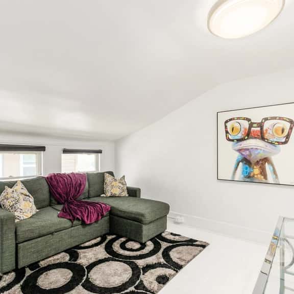Modern Urban Walk-Up near Downtown! - Image 1