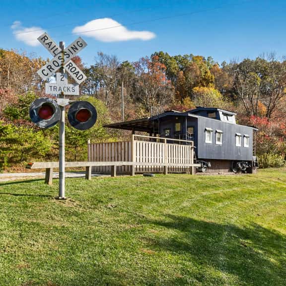 The Caboose + Pickleball, Hot Tub, Private Trail - Image 1