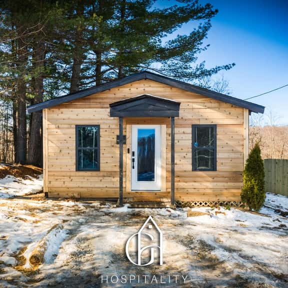 Pine Hills Cottage + Hot tub I Fire Pit - Image 1