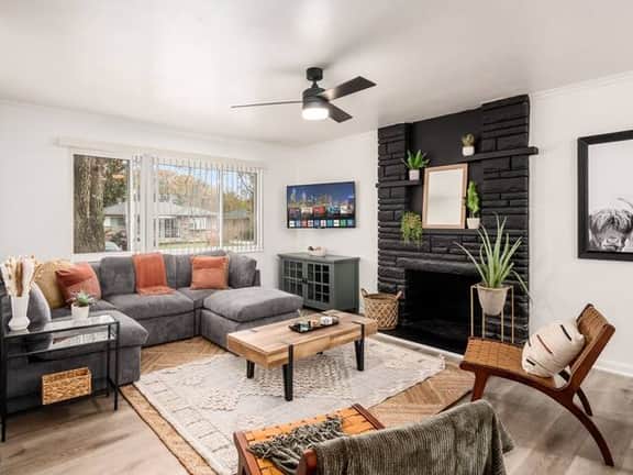 The House of Cards - Beautiful Home in Columbus ! - Image 3