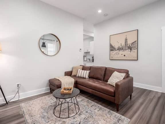 Gorgeous Getaway -1BR- Columbus! - Image 3