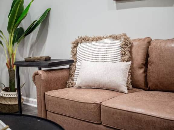 OSU Retreat: 5BR Boho Home with Free Parking - Image 4