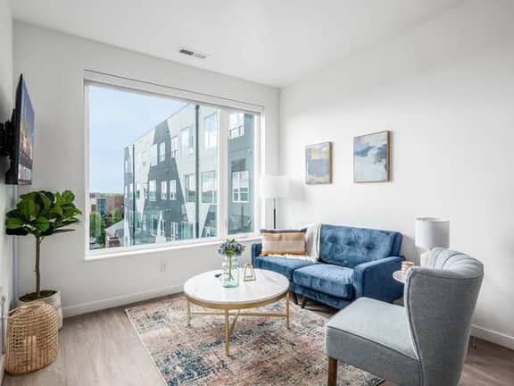 Lovely Blue Seas Suite in Heart of Col l 24/7 Gym - Image 2