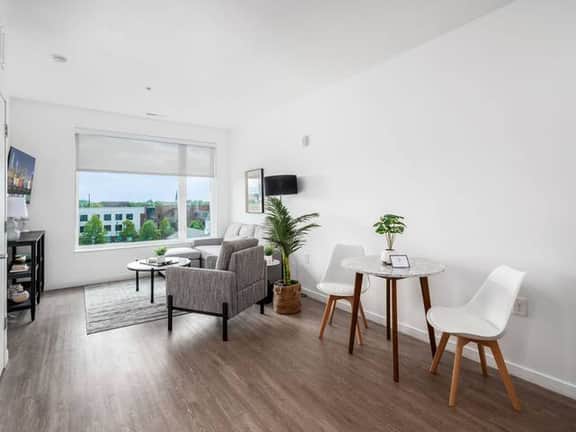 The Modern Chic 1BR Executive Suite l 24/7 Gym - Image 3