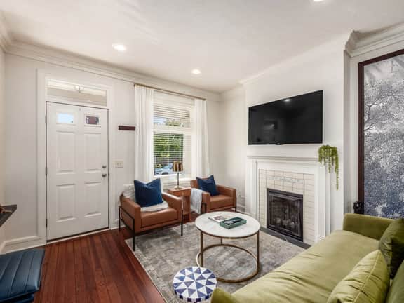Jaeger Haus - Amazing Home in German Village! - Image 2