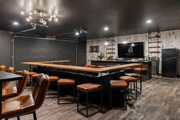 The Distillery - Golf Sim, Hot Tub, Game Room - Image 2