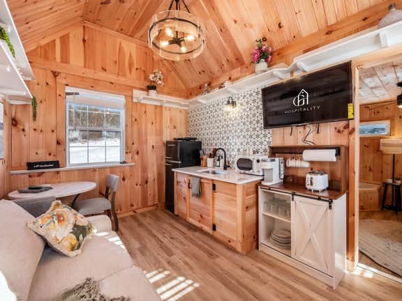 Scouts Cottage - Pickleball Court, Hot Tub, Trails - Image 5