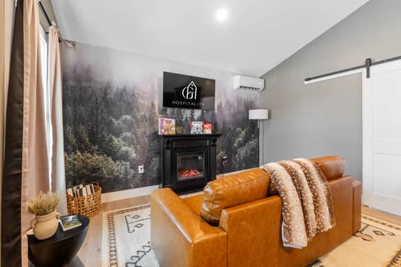 Pine Hills Cottage + Hot tub I Fire Pit - Image 2