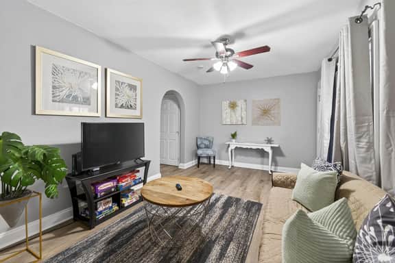 The Oakwood Haven - Near German Village - Image 3