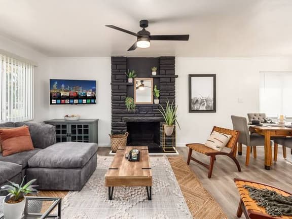 The House of Cards - Beautiful Home in Columbus ! - Image 1