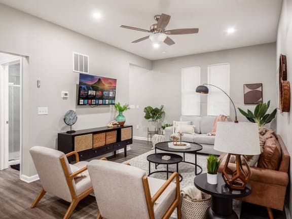 OSU Retreat: 5BR Boho Home with Free Parking - Image 1