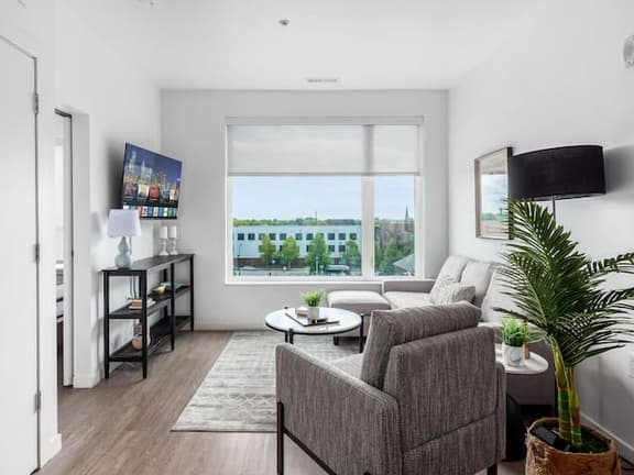 The Modern Chic 1BR Executive Suite l 24/7 Gym - Image 1