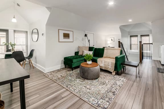 Columbus Getaway! Stylish Apartment! - Image 1