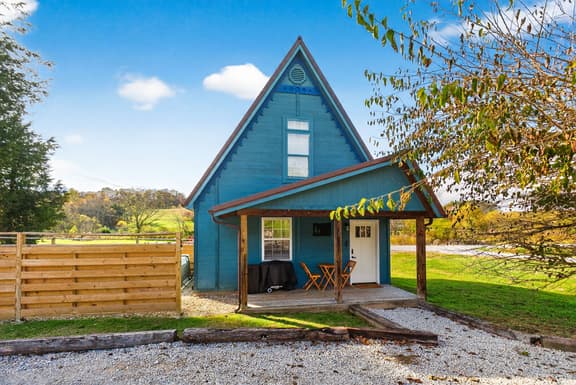 The Nest: Pickleball Court, Hot Tub, Hiking - Image 1