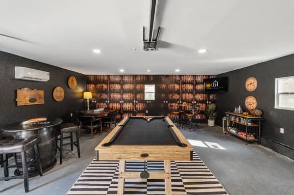 Barrel House: Hot Tub & Game Room - Image 1