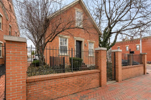 Nightingale Cottage - Near NCH! - Image 1